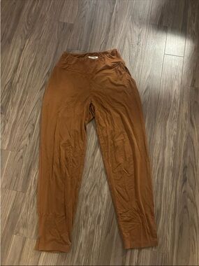 Monday Pants Free Label